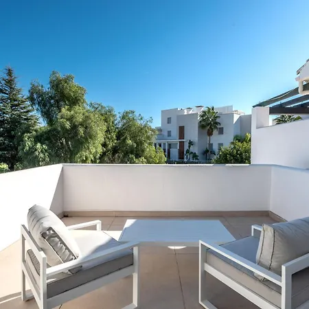 Semesterbostad Espectacular Adosada A Escasos Metros De La Playa Marbella